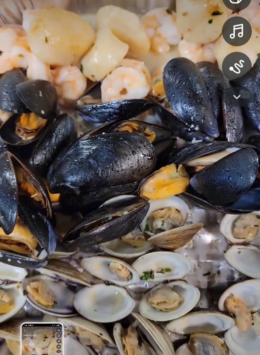 Seafood Platter - shrimp, scallops, class, mussels & snow crab leg